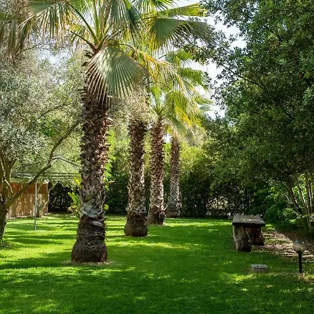 Santa Lucia ファームステイ Tratalias