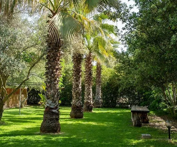 Santa Lucia Фермерский дом Tratalias